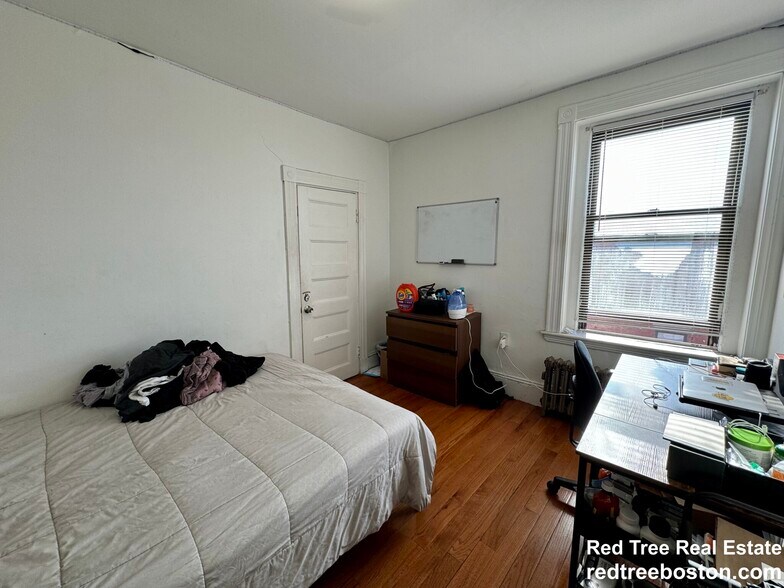 Building Photo - 872 Huntington Ave