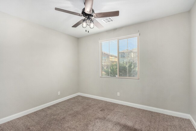 Building Photo - Southern Highlands Home with Loft & Patio!