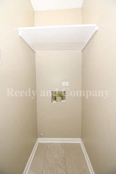 Building Photo - 6305 Kirby Downs Dr