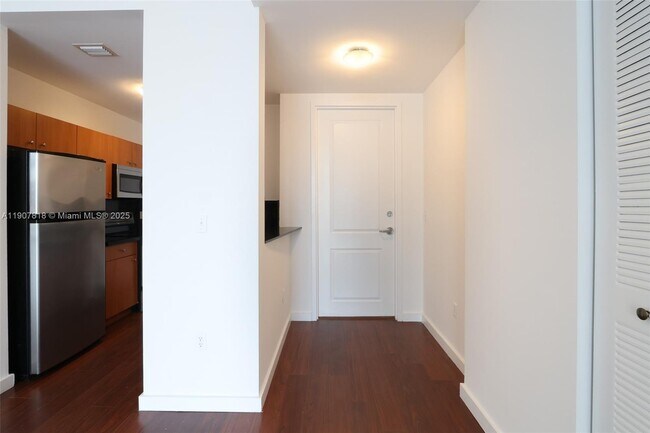 Building Photo - 2200 NE 4th Ave