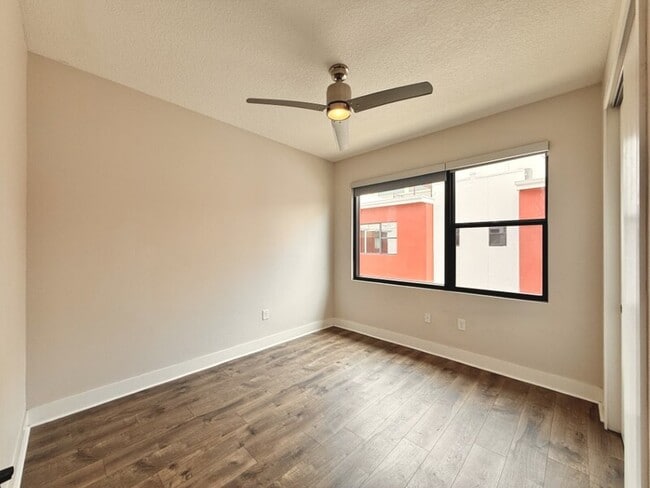 Building Photo - 136 8th St N