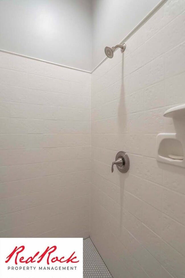 Building Photo - 2 Bedroom Fully Furnished Home In Sun River Community for 55 years and older with a firm 6 Month ...