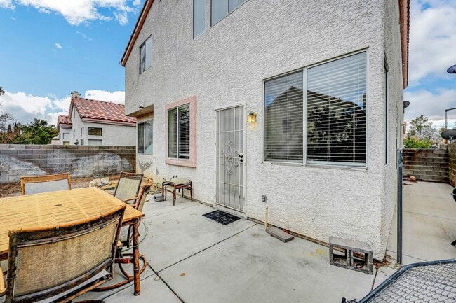 Building Photo - Beautiful Summerlin Hills Two Story 4 Bedr...