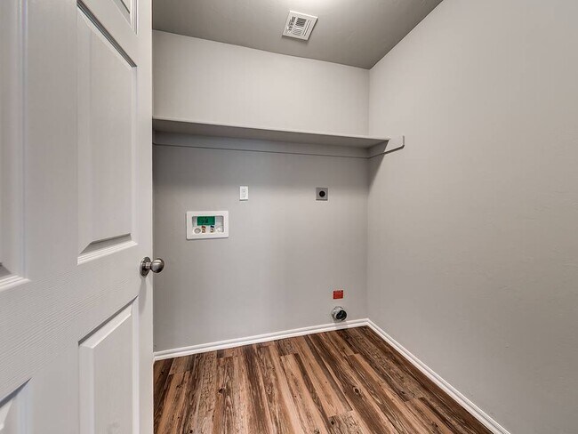 Building Photo - 9817 Glover River Dr
