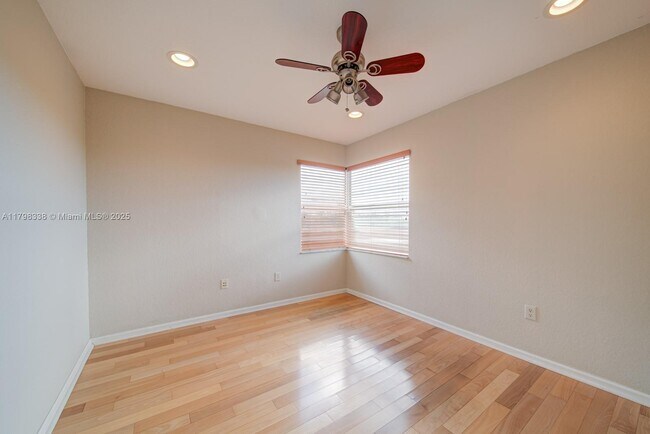 Building Photo - 5035 SW 155th Ave