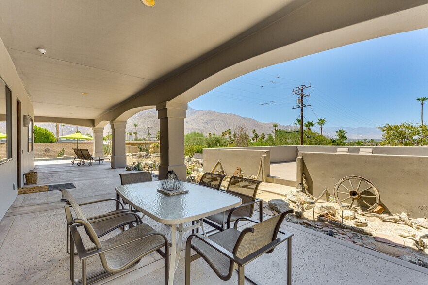 Building Photo - 2800 Cholla Pl