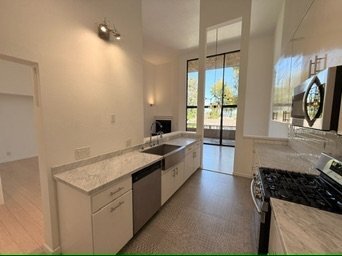 Building Photo - 11077 Palms Blvd