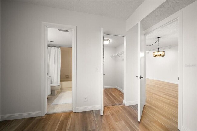 Building Photo - 5724 La Puerta Del Sol Blvd S