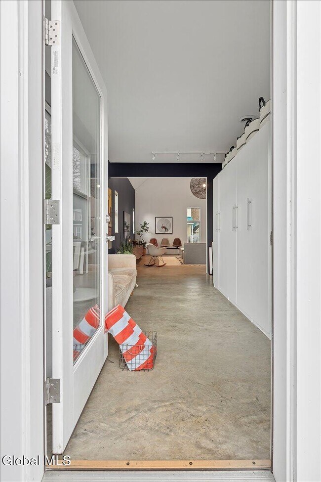 Building Photo - 18 Granite St