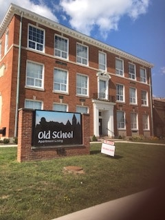 Building Photo - 112 W Main St