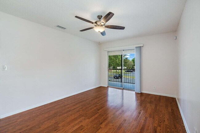 Building Photo - 6299 Chasewood Dr