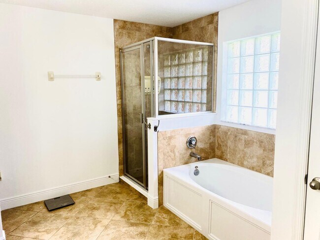 Building Photo - 9553 Seaspray Dr