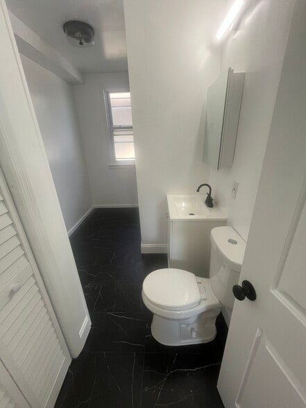 Unit 2 - 904 S 20th St