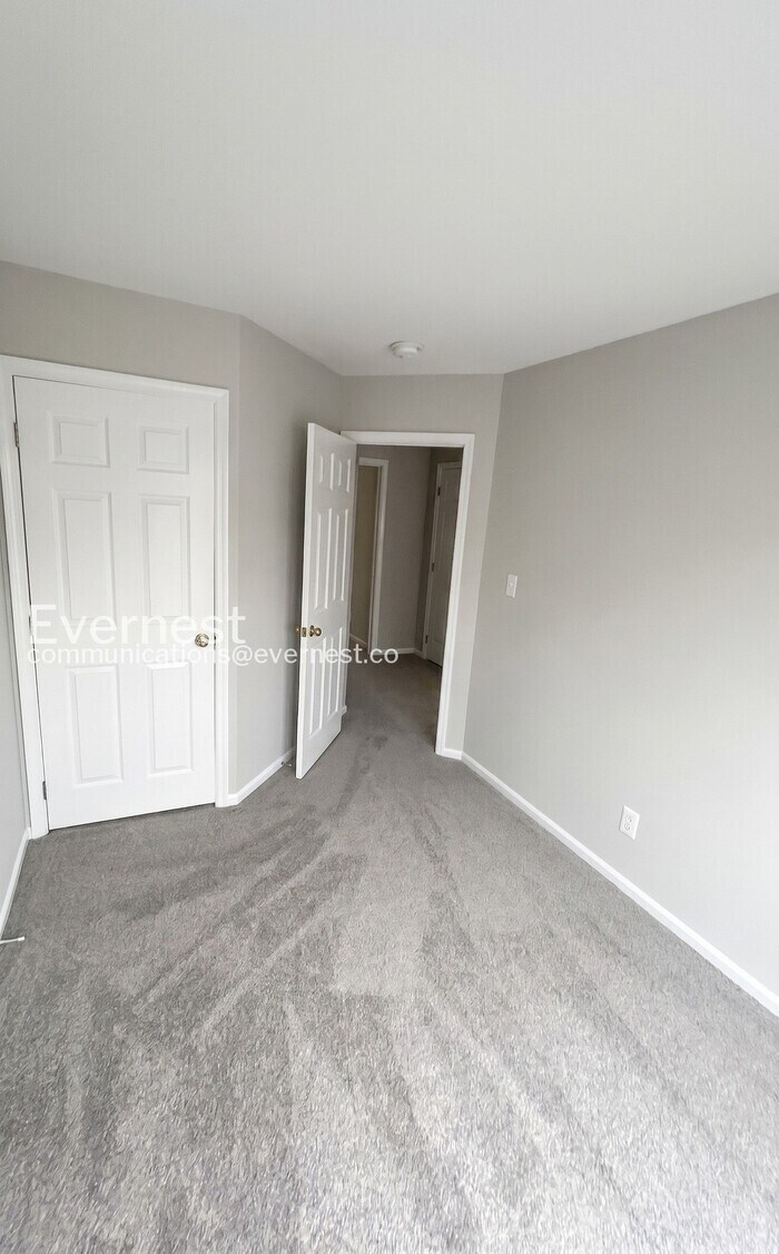 Building Photo - 21495 Harvest Green Terrace