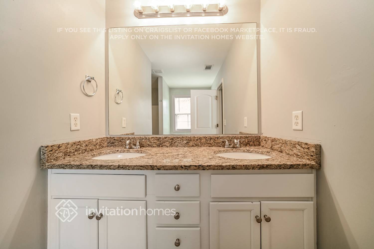 Building Photo - 4880 Panola Ct