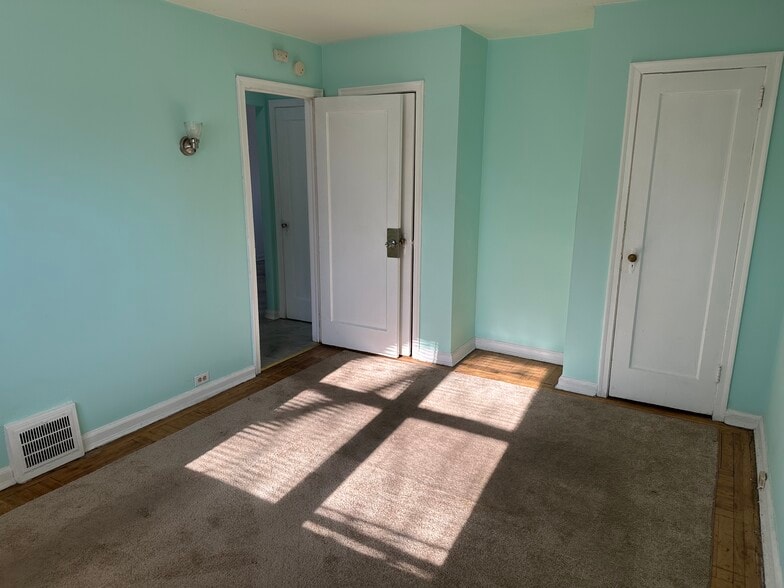 Building Photo - 3 Corbin Ct