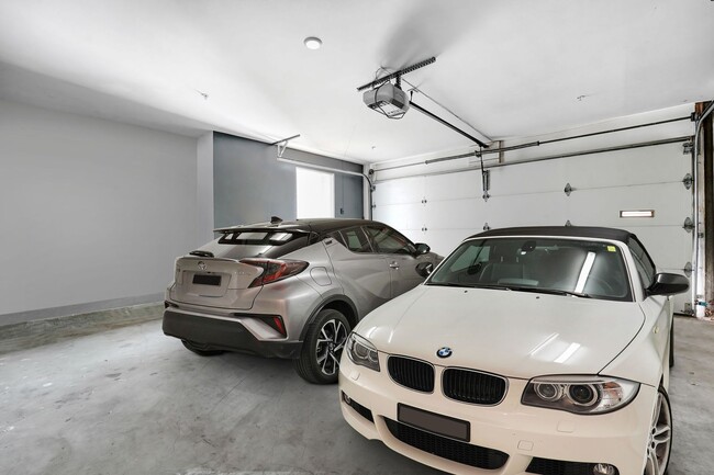 Building Photo - Your Perfect 3/2.5 Los Angeles Home Available Now!