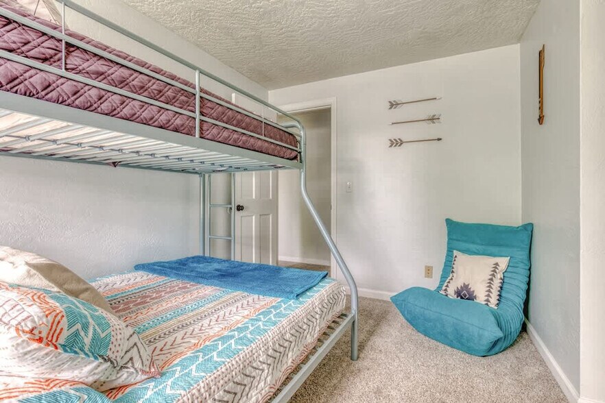 Building Photo - 353 Brightwood Ct