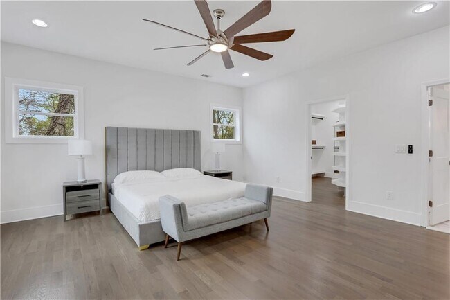 Building Photo - 2497 Wawona Dr NE