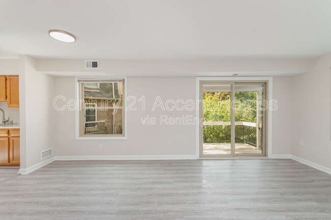 Building Photo - 1746 Dogwood Dr