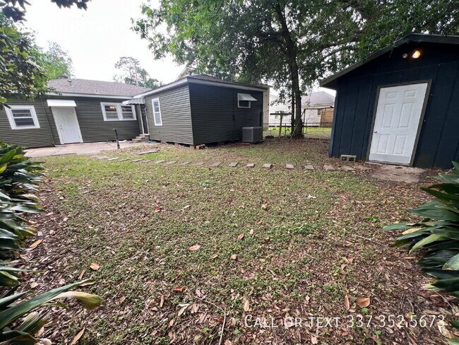 Building Photo - 517 St Patrick St