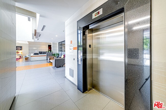 Building Photo - 1234 Wilshire Blvd