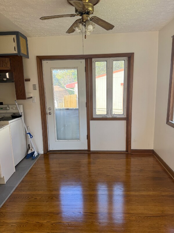 Building Photo - 5927 Holland Rd