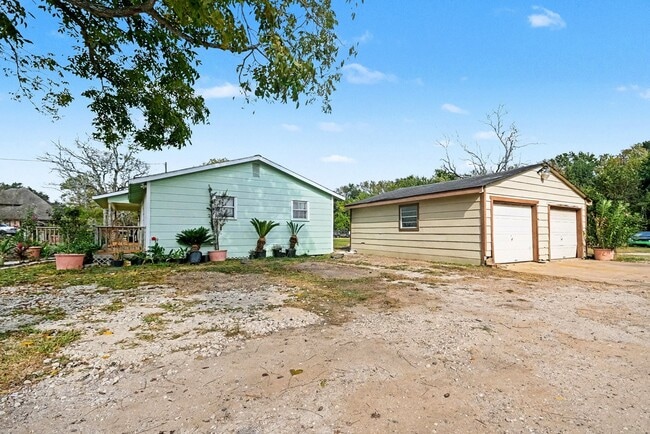 Building Photo - 1627 Texas Ave