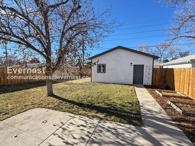 Building Photo - 3875 S Bannock St