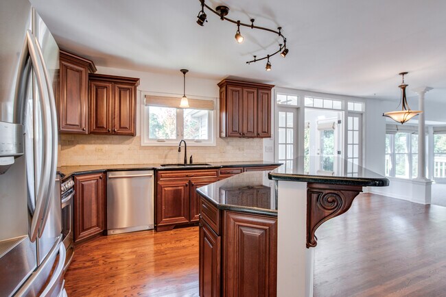 Building Photo - 3631 Falkner Dr
