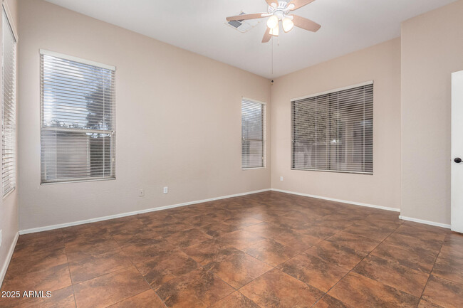 Building Photo - 6923 W Lone Cactus Dr