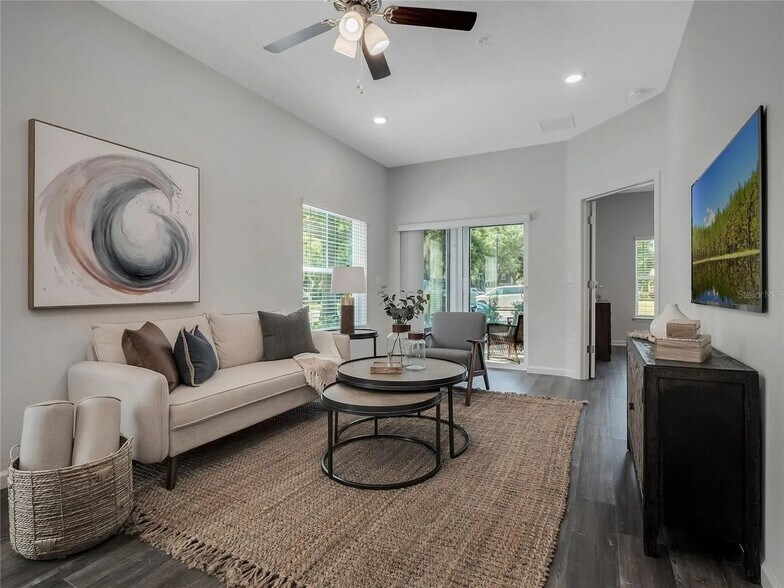 Building Photo - 2964 Oak Park Way