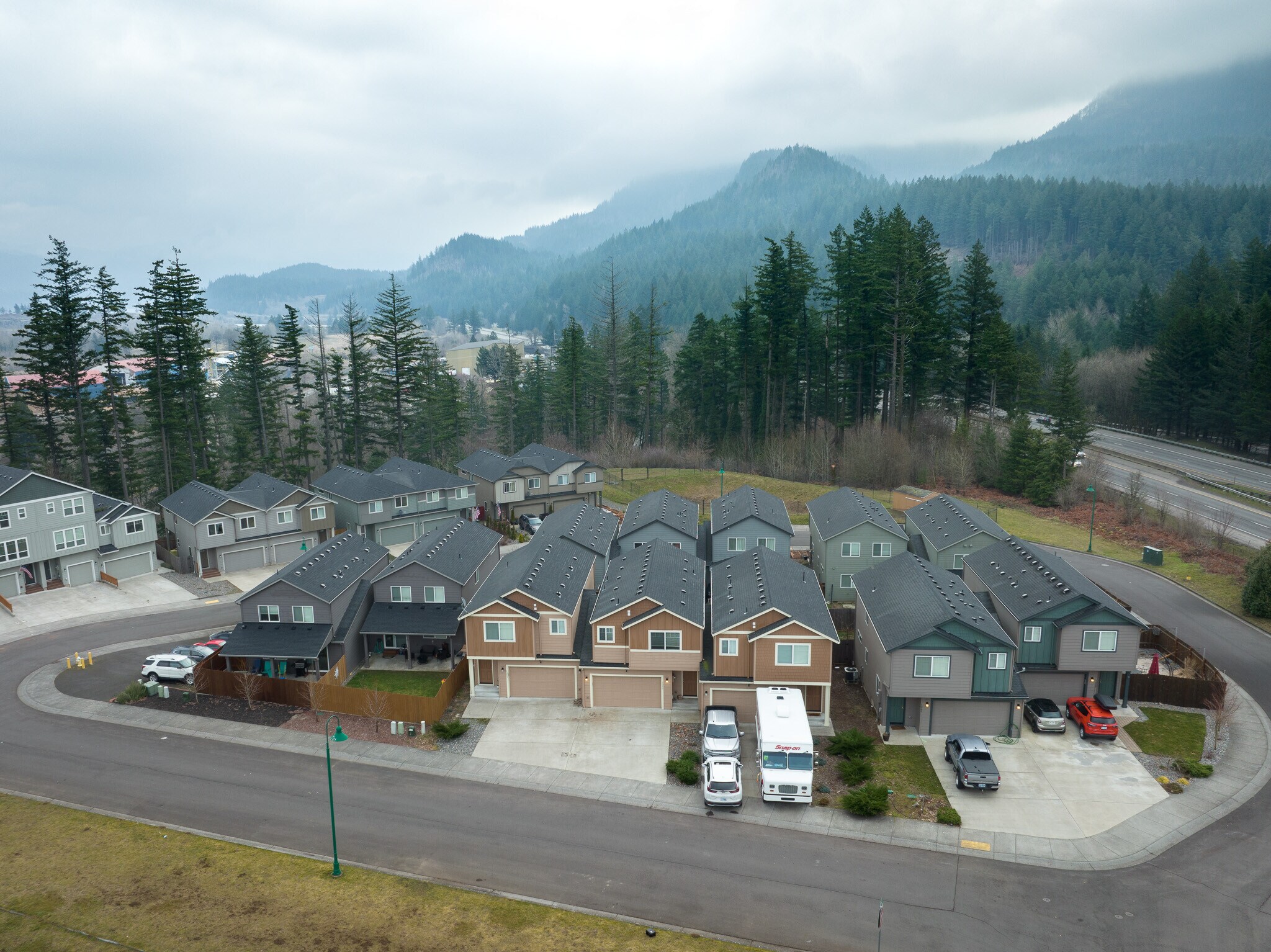 neighborhood - 1295 Windsong Dr