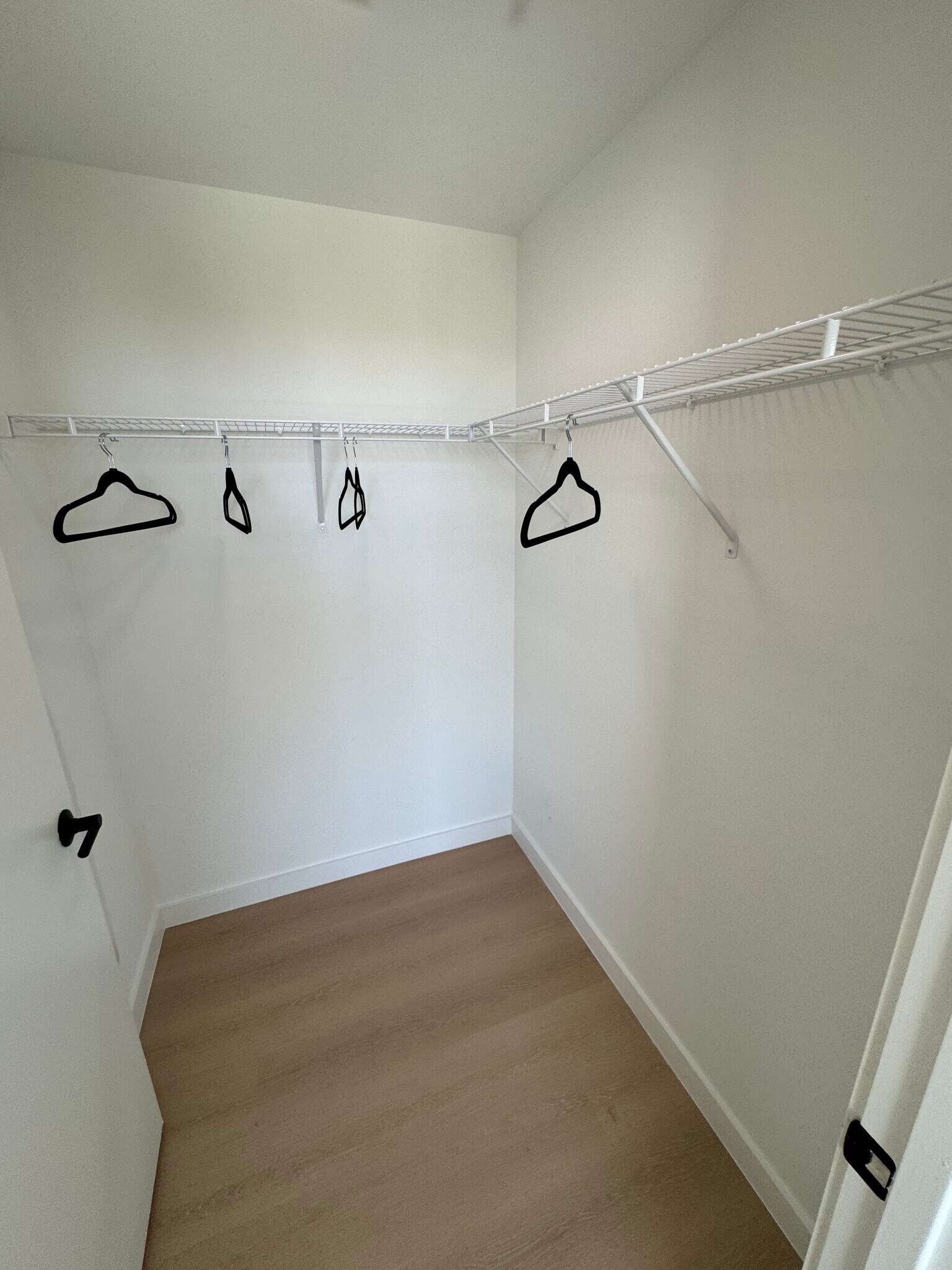 WALKING CLOSET - 137 NW 31st St