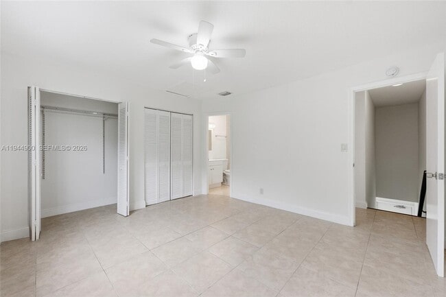 Building Photo - 3003 NW 5th Terrace