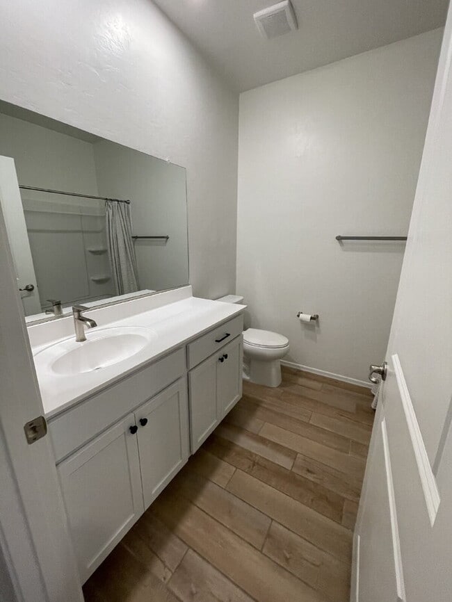 Building Photo - NEWER HOME (less than two years old) IN RA...