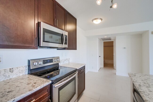 Building Photo - 4545 Arizona St