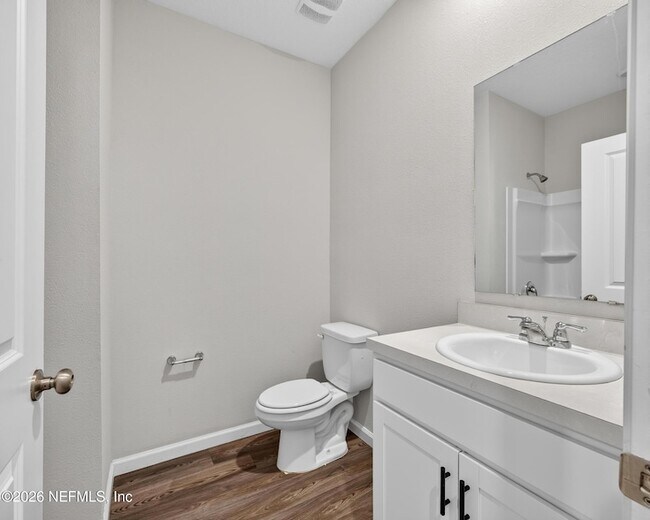 Building Photo - 14757 Cashew Ave