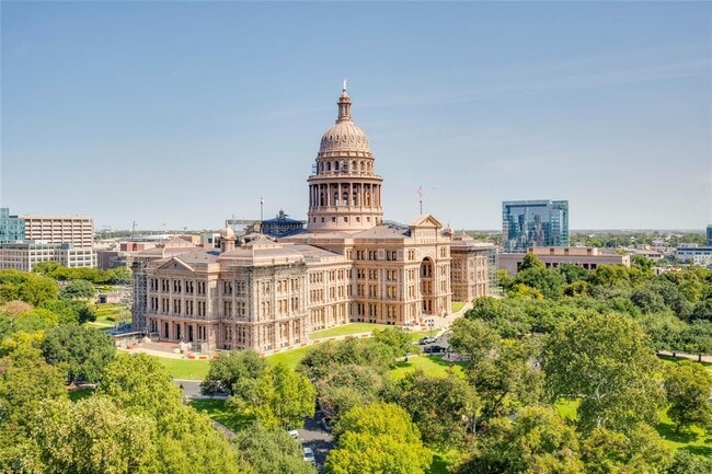 Building Photo - 1122 Colorado St