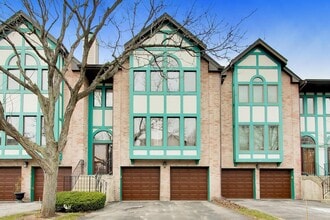 Building Photo - 943 W Essex Pl