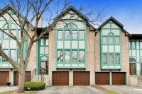 Building Photo - 943 W Essex Pl