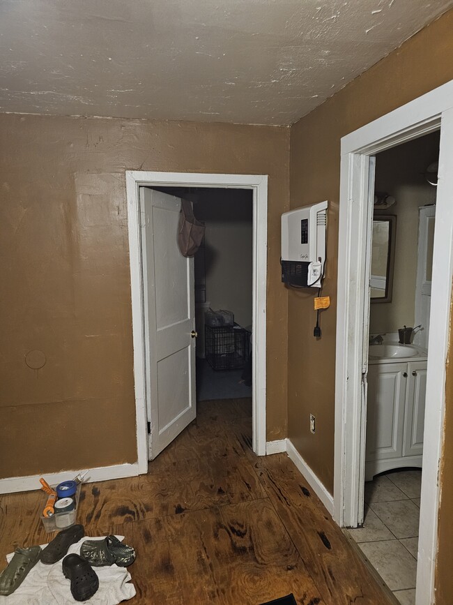 Building Photo - 407 N Wilson Ave