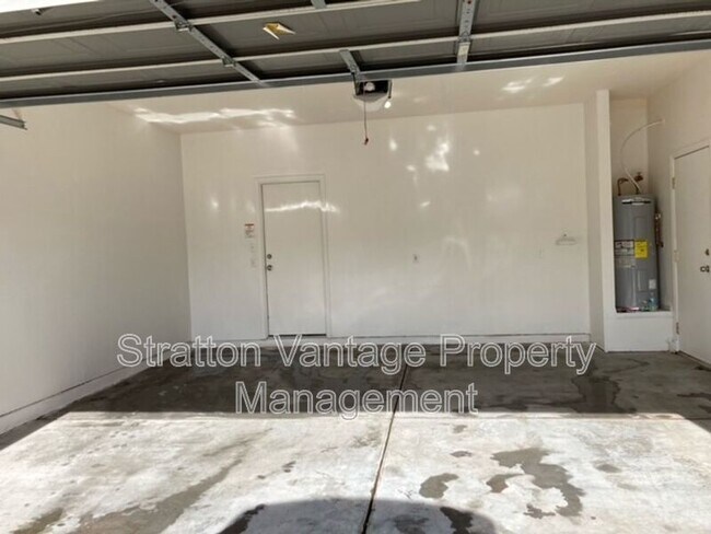 Building Photo - 1017 S Clancy Cir