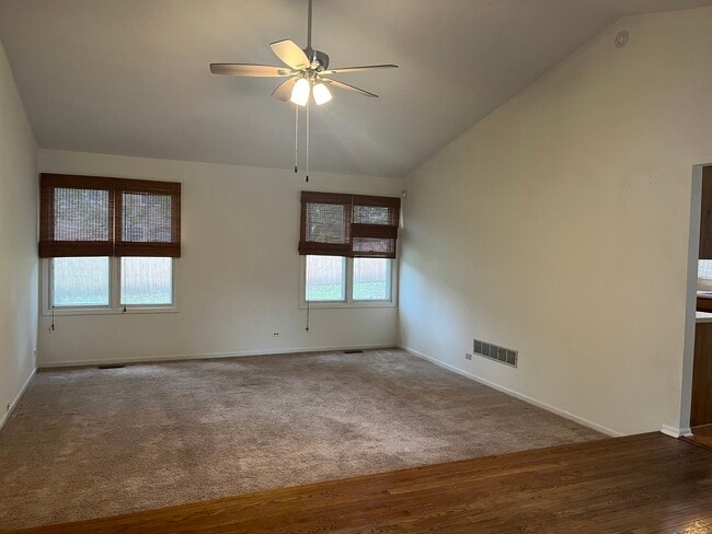 Building Photo - 821 Brentwood Dr