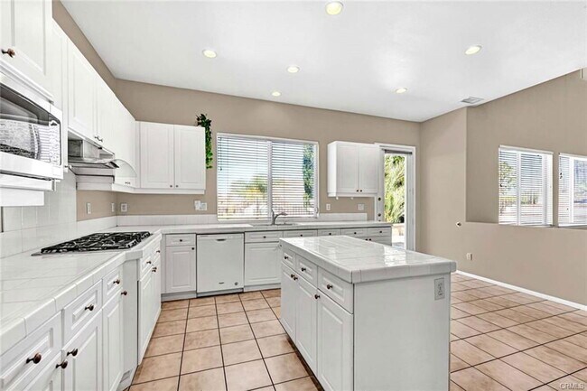 Building Photo - 23261 Castle Rock