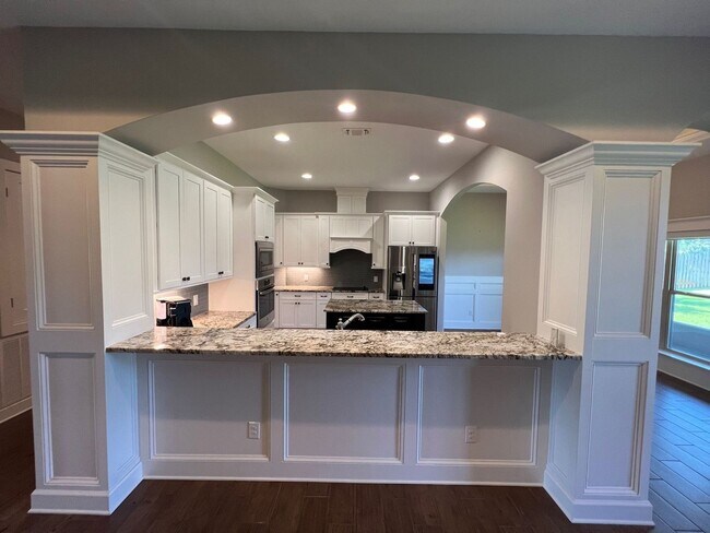 Building Photo - 5148 Sandy Shores Dr