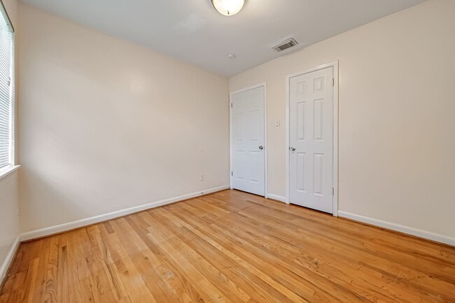 Building Photo - 3702 Malone Dr