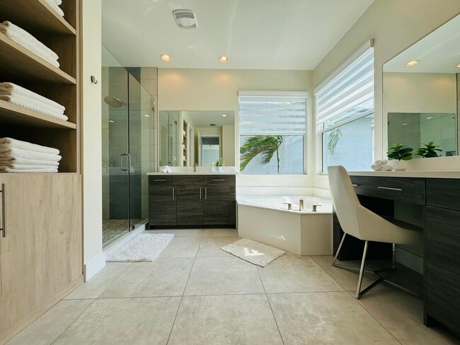 Building Photo - 15377 Green River Ct