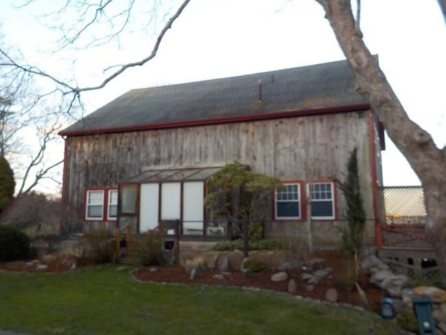 Building Photo - 186 Brayton Point Rd