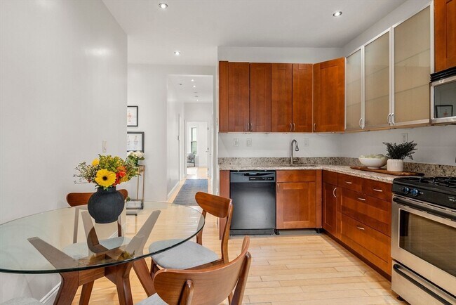 Building Photo - 178 Hyde Park Ave